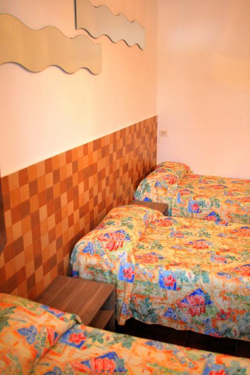 Hotel Planas Lloret de Mar Phòng bức ảnh